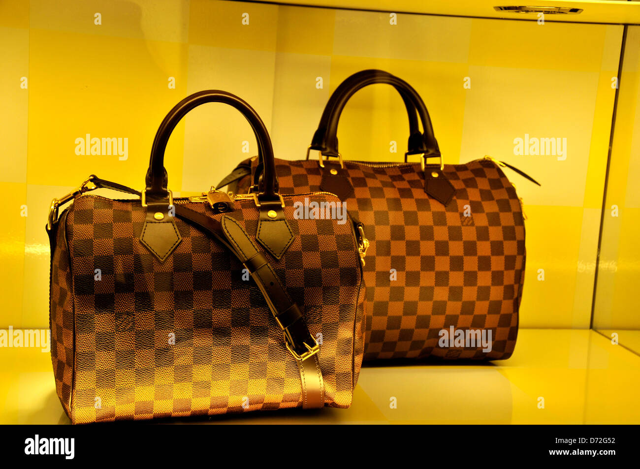 louis vuitton bags in dubai mall