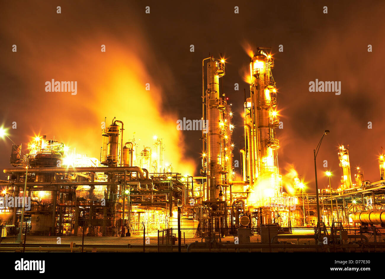 Night view fluid catalytic cracking unit at petroleum processing Stock