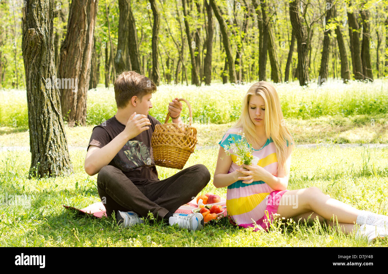 Amateureuro french picnic date turns into pic