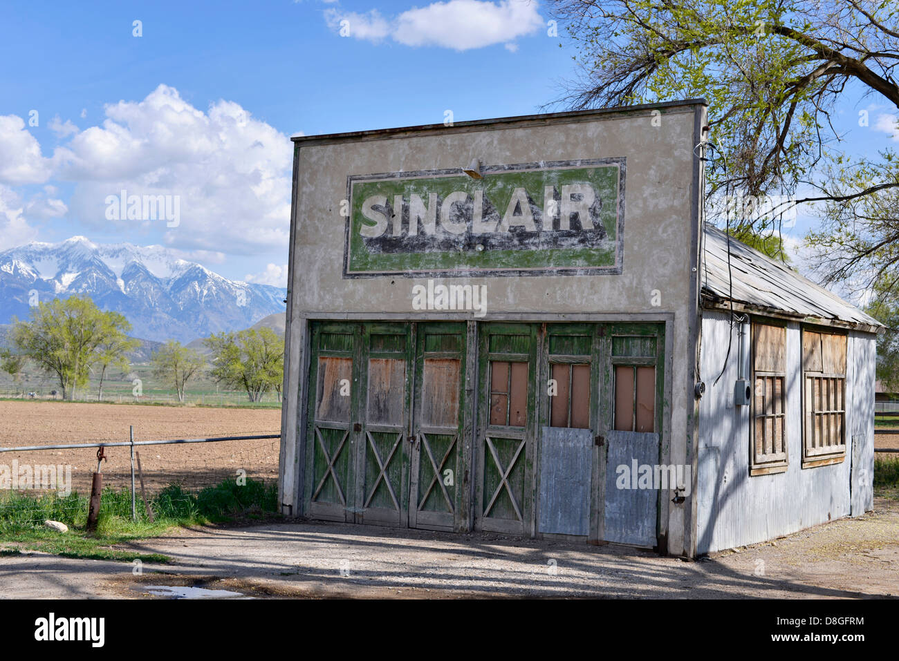 Old Sinclair gas station in Elberta, Utah Stock Photo, Royalty Free