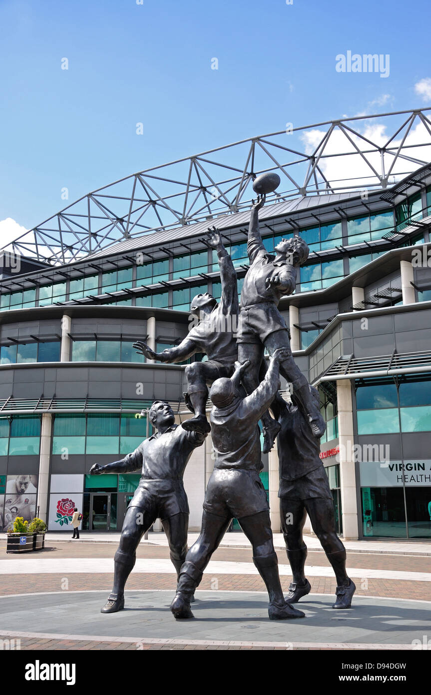 'The Making of a Lineout' sculpture outside Twickenham Stadium Stock