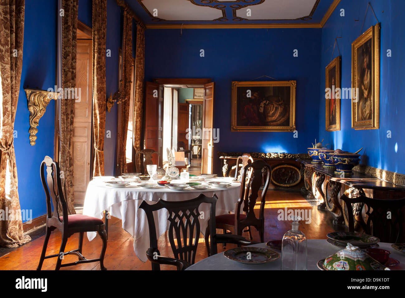 elegant and richly decorated interior rooms inside bantry house elegant and richly decorated interior rooms inside bantry house