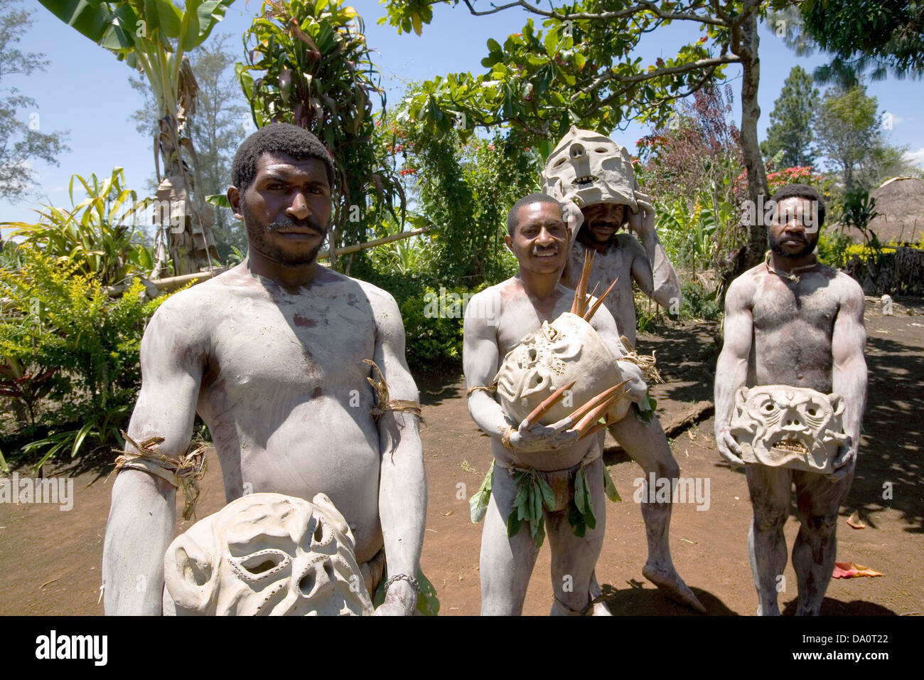 New guinea men New guinea men