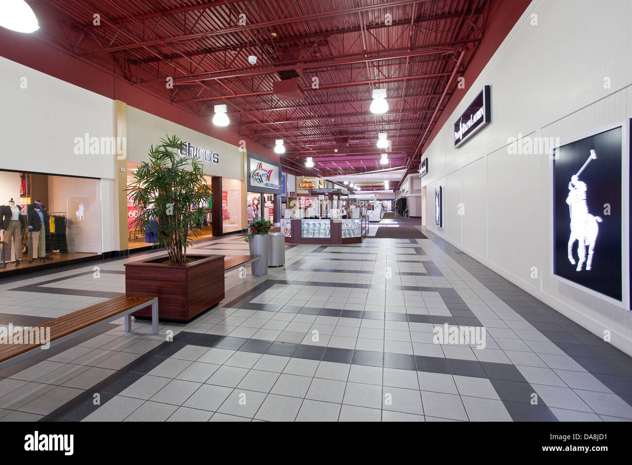 Las Vegas Premium Outlets Shopping Center, Nevada, USA Stock Photo, Royalty Free Image: 57967757 ...