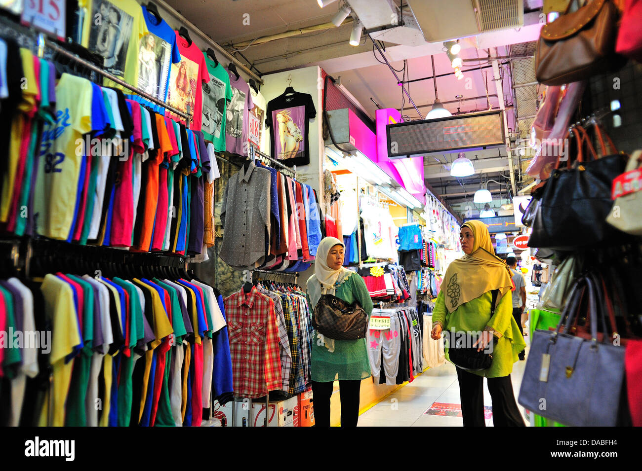 Bugis Street Market Singapore Stock Photo 58031376 Alamy