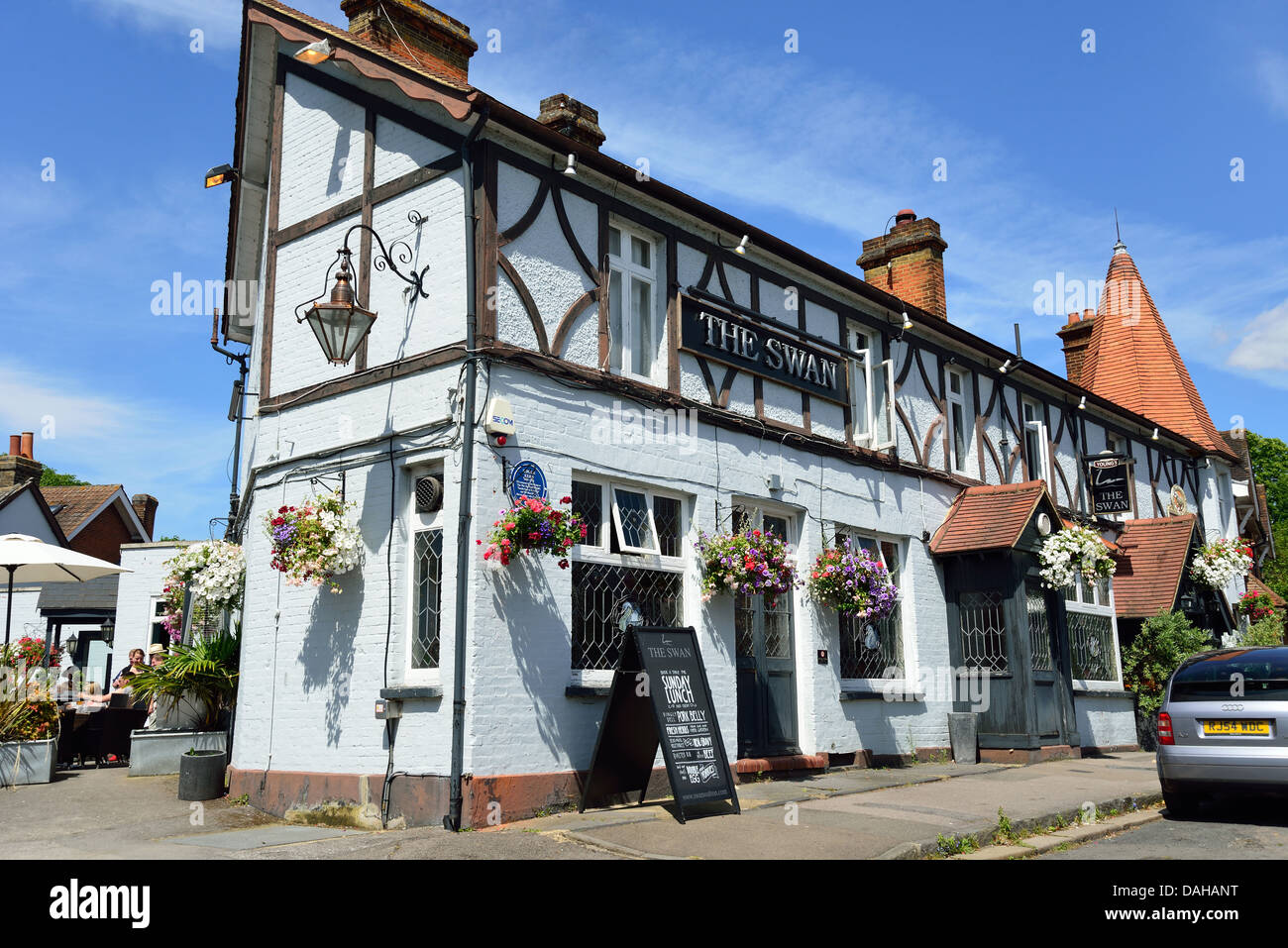 The Swan Pub, Manor Road, WaltononThames, Surrey, England, United Stock Photo, Royalty Free