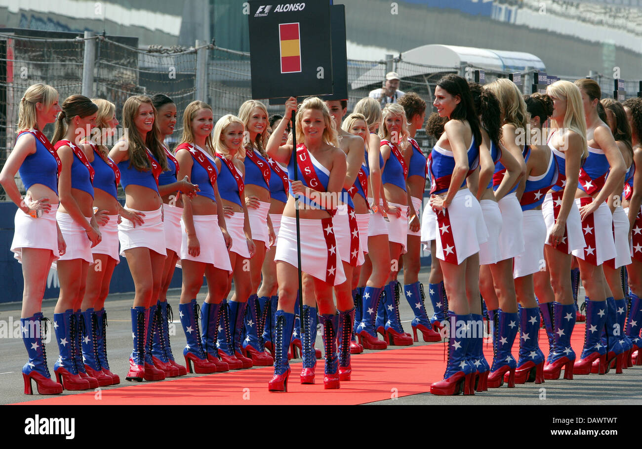 grid-girls-line-up-before-the-start-of-t