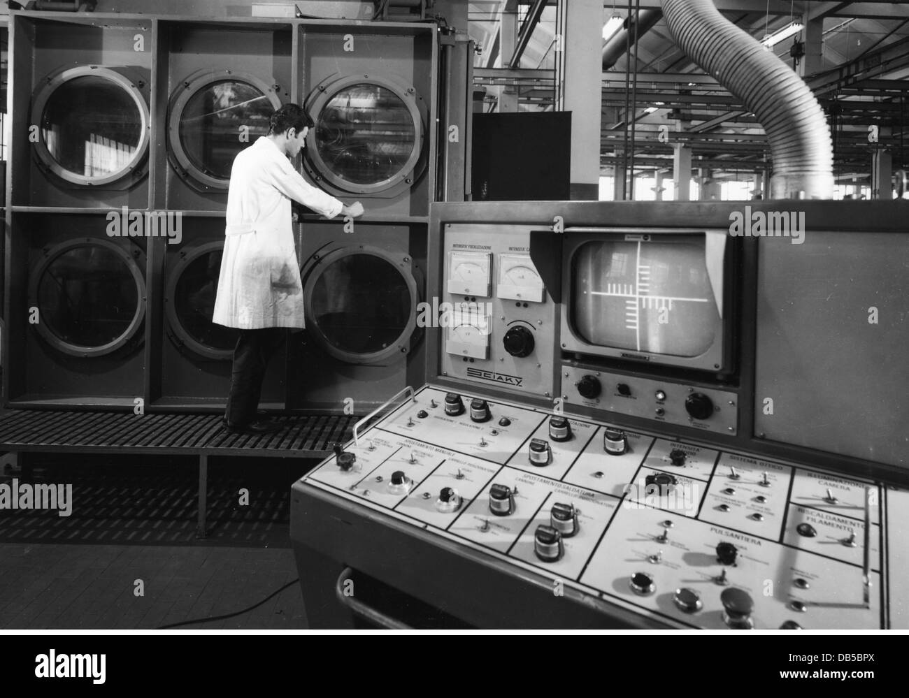 the progress of the electronic industry in the 1950 Sunday, september 3, 1950 ay i progress printing co this firm represented the industry at the hearings. the progress of the electronic industry in the 1950 Sunday, september 3, 1950 ay i progress printing co this firm represented the industry at the hearings.