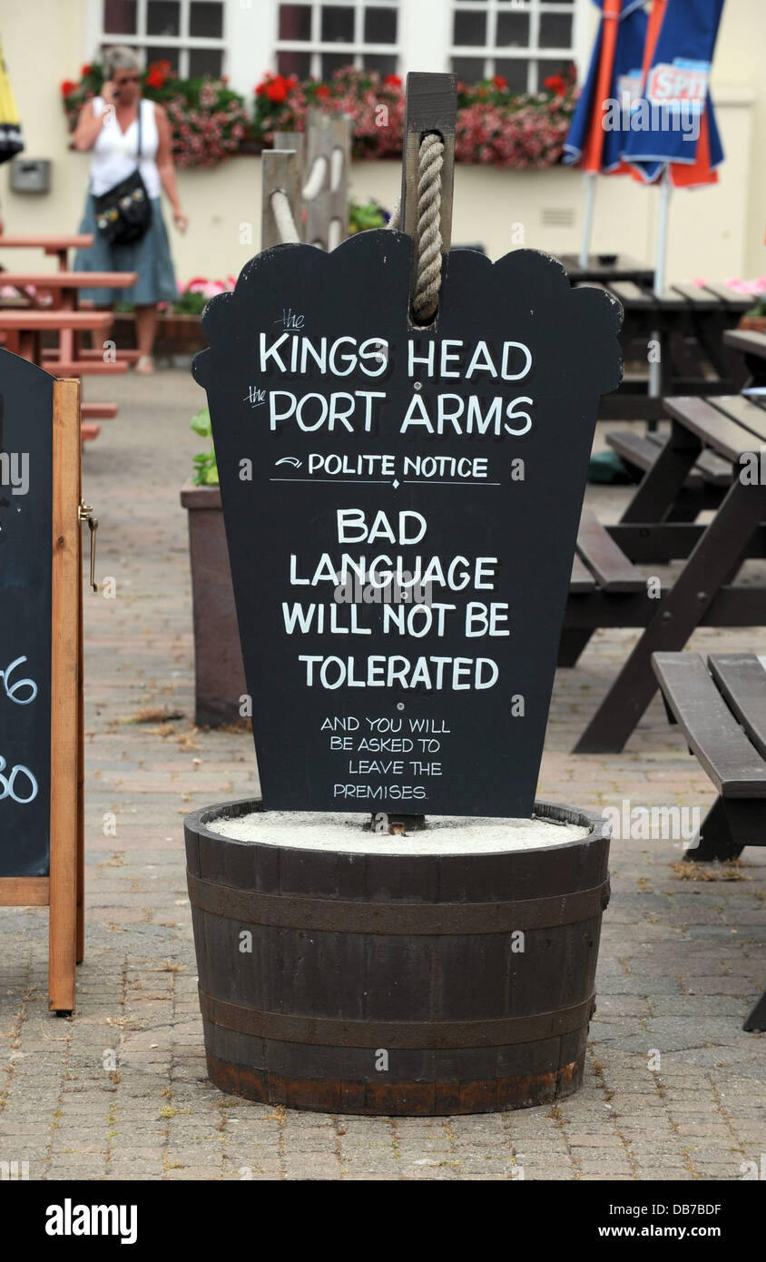 request-for-no-bad-language-at-the-port-arms-and-kings-head-pubs-in-DB7BDF.jpg
