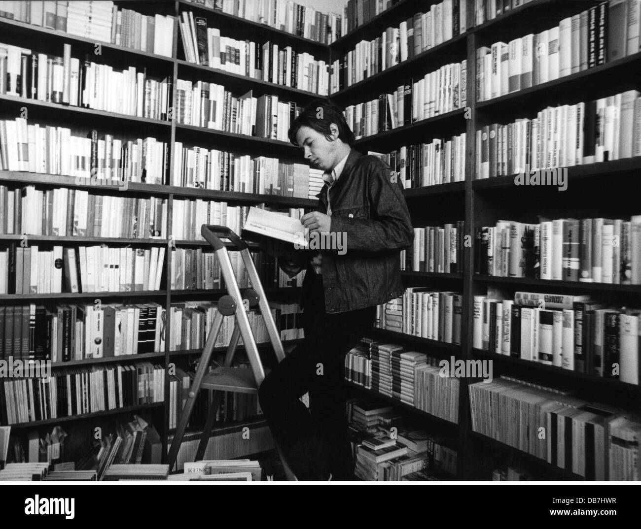 trade book trade man in 1980s 20th century bookseller Stock