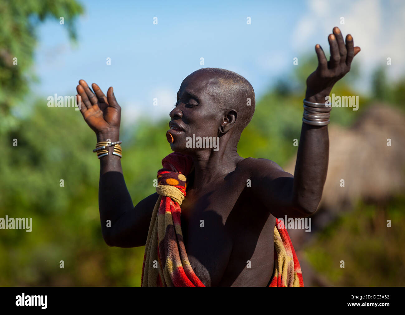 Bodi Tribe Old Woman Hana Mursi Omo Valley Ethiopia Stock Photo Alamy