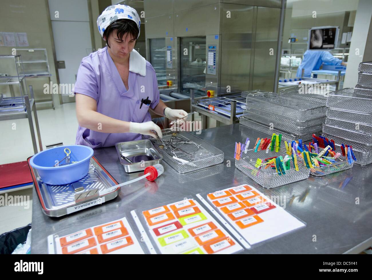 Cleaning surgical instruments, sterilization. Hospital Policlinica