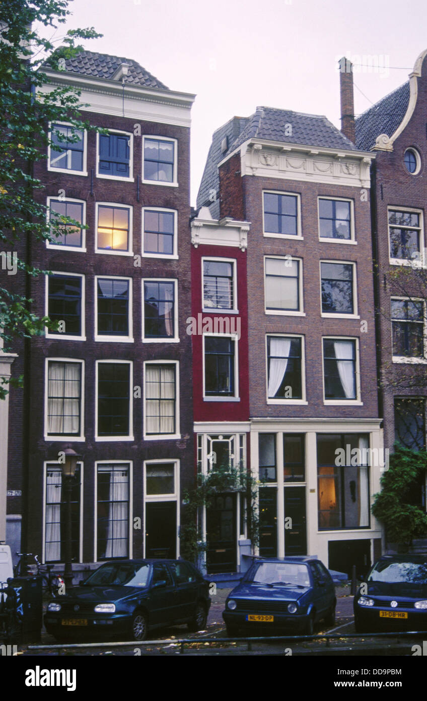 the-narrowest-house-in-amsterdam-166-singel-street-amsterdam-stock