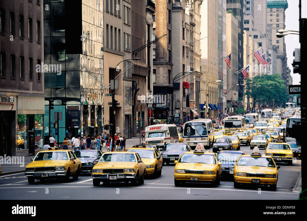 taxis-at-fifth-avenue-manhattan-new-york