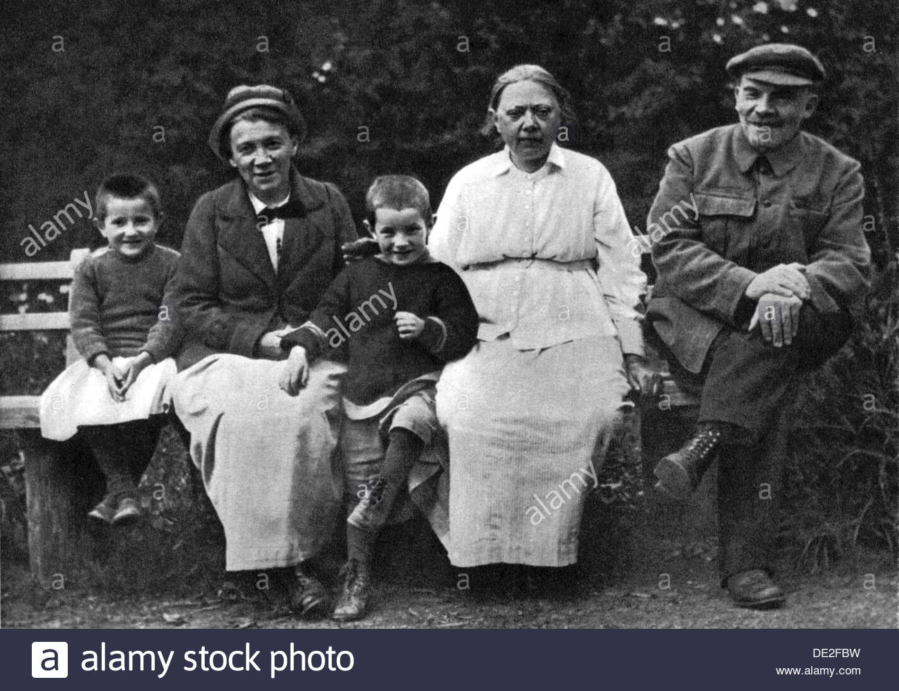 the life and leadership of vladimir lenin Vladimir lenin essay political life was like during the time the leadership of russian president vladimir putin 1520 words | 6 pages. the life and leadership of vladimir lenin Vladimir lenin essay political life was like during the time the leadership of russian president vladimir putin 1520 words | 6 pages.