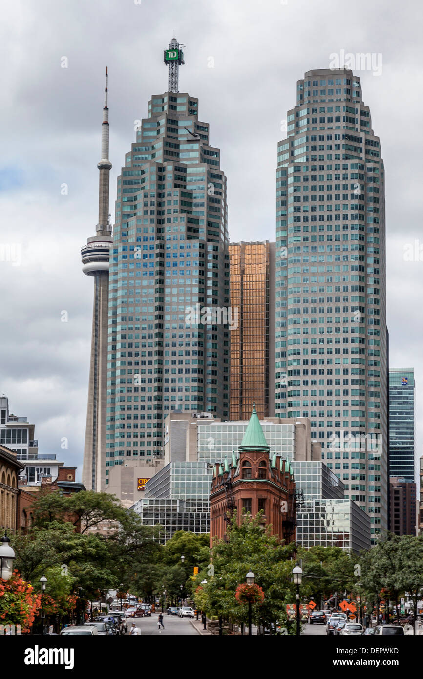 Modern Architecture Toronto old and modern architecture - brick gothic-romanesque flatiron Modern Architecture Toronto old and modern architecture - brick gothic-romanesque flatiron