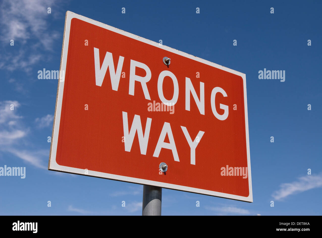 wrong-way-sign-on-interstate-usa-DET8KA.jpg