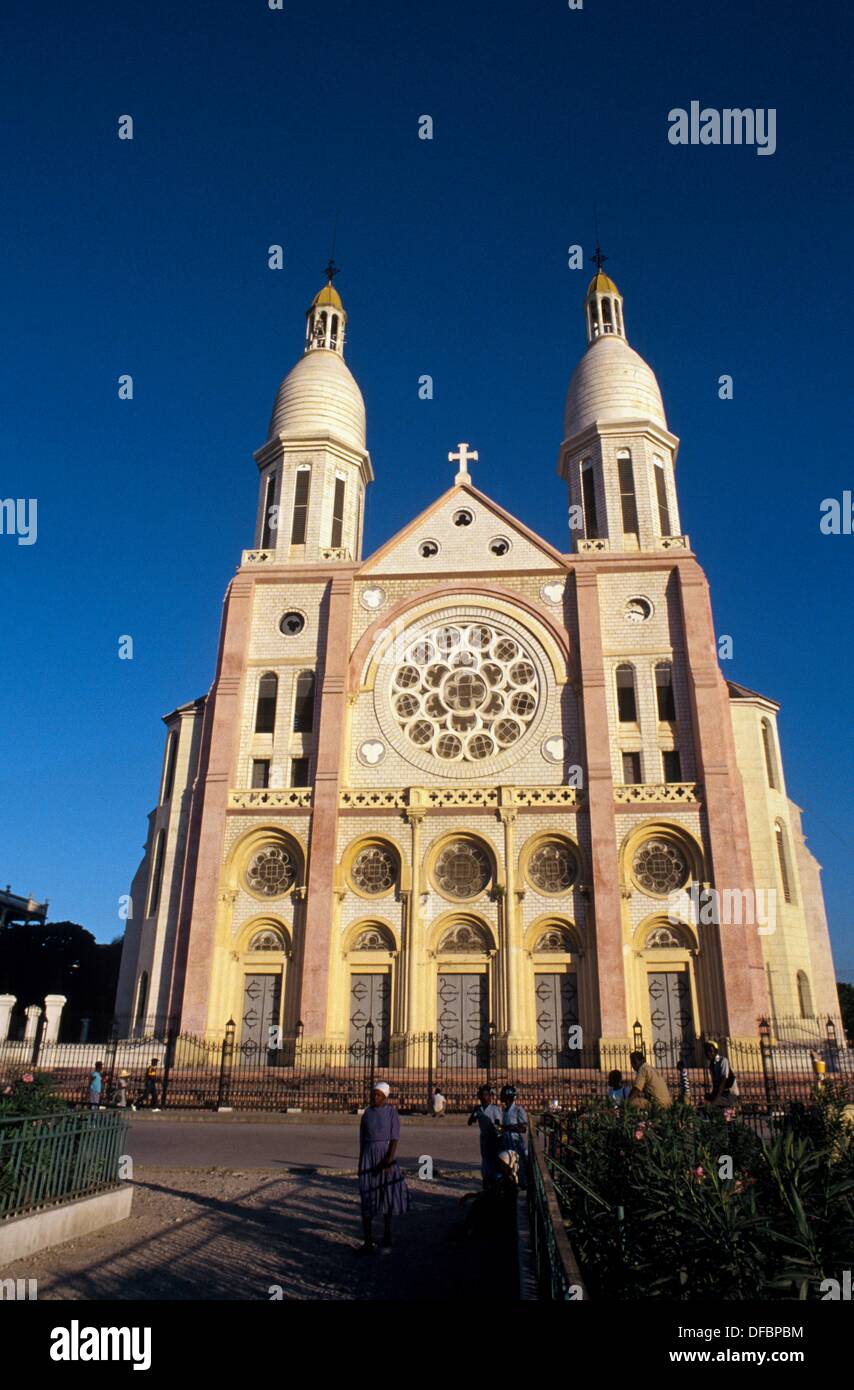 La Catedral de la Santísima Trinidad de Puerto Principe caída durante