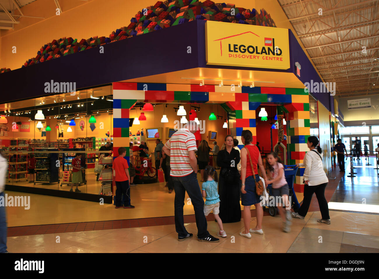 Legoland store in Vaughan Mills Mall, Toronto, Canada ...