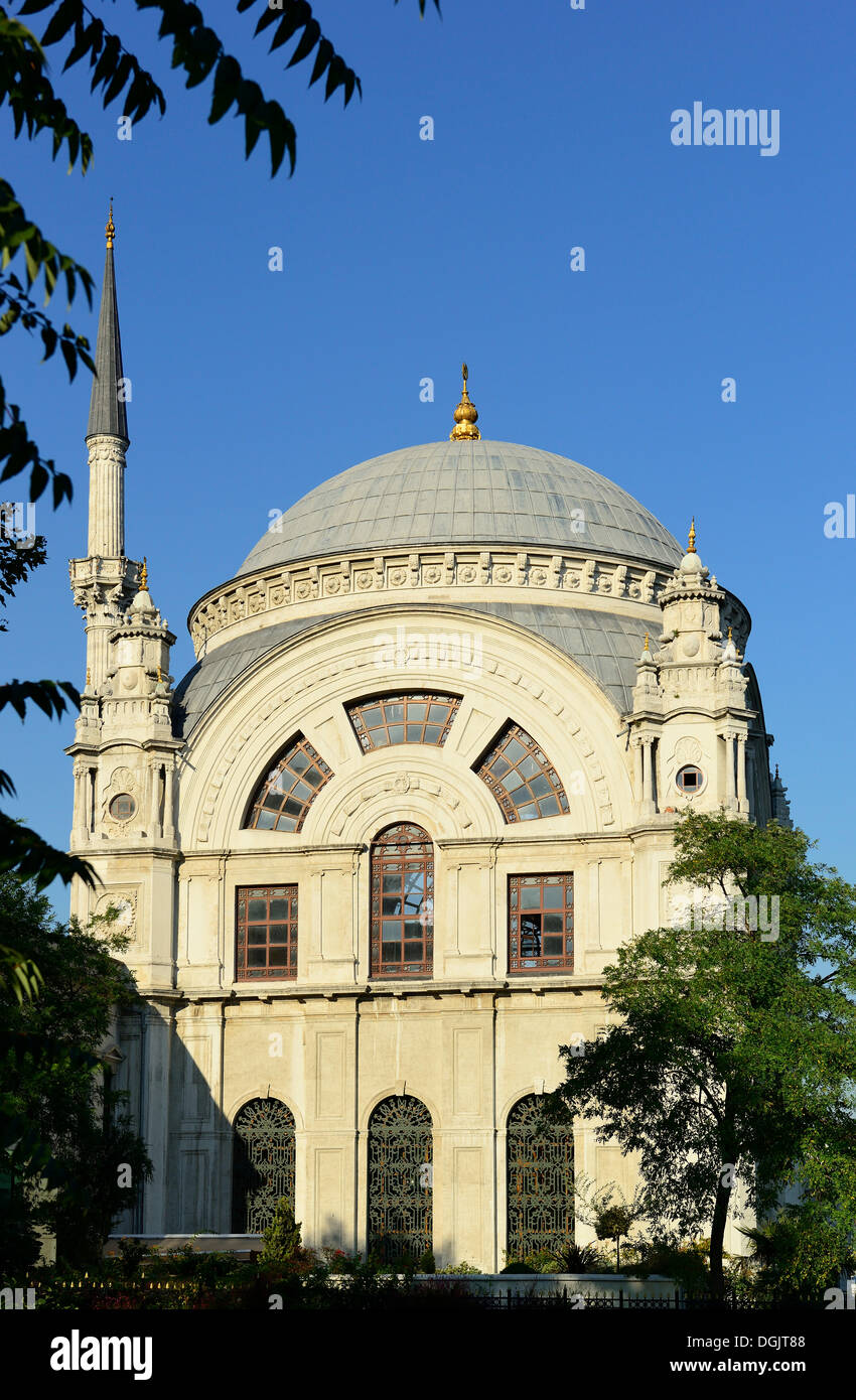 Dolmabahce Mosque Or Bezmi Lem Valide Sultan Camii Istanbul European