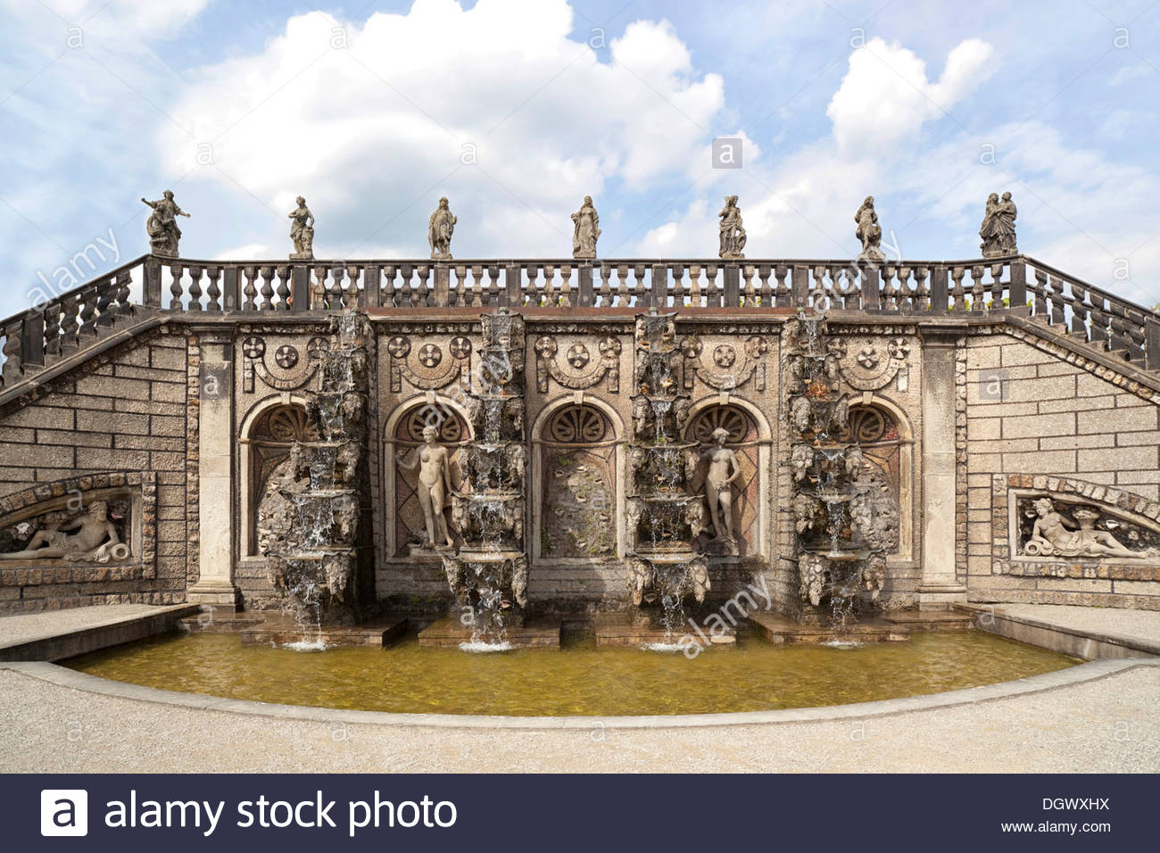 Grand fountain in the grosser garten park herrenhaeuser gardens hanover lower saxony
