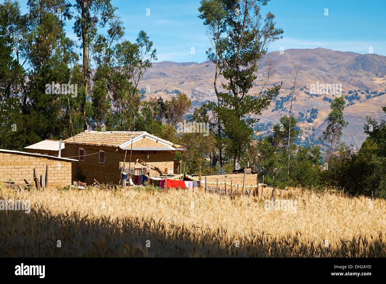 Rural settlement in the Peruvian Andes, South America Stock Photo