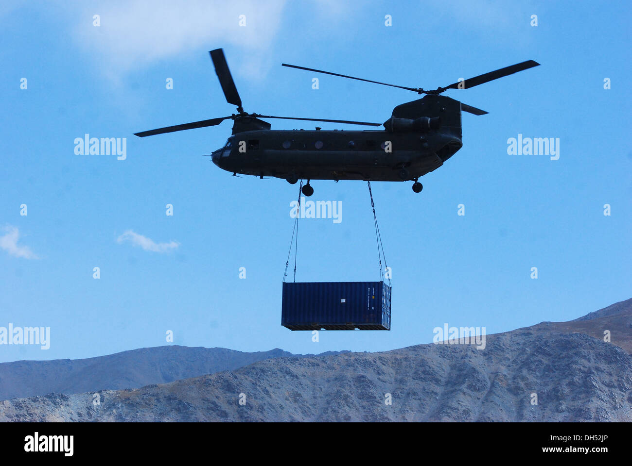 A 10th Combat Aviation Brigade CH47 Chinook helicopter sling loads a