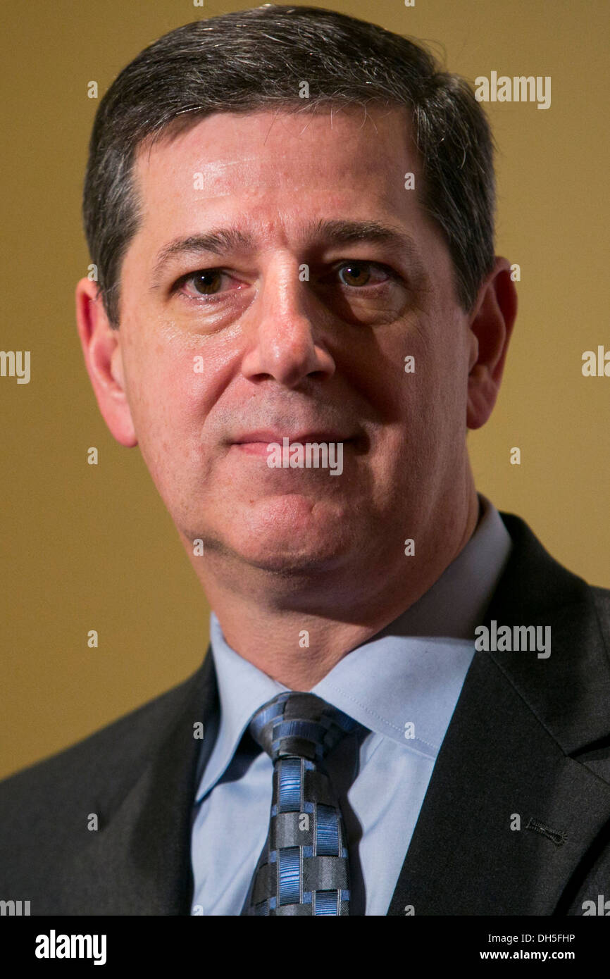 Bill Simon, President and CEO of Walmart U.S. Stock Photo - bill-simon-president-and-ceo-of-walmart-us-DH5FHP