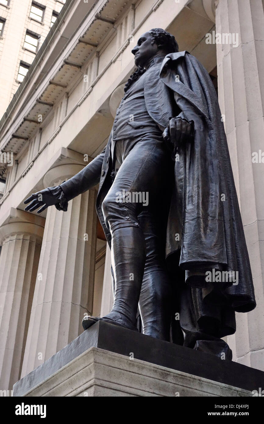 Washington statue on Wall street Stock Photo, Royalty Free Image
