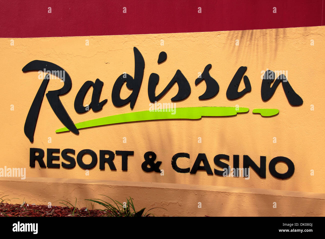 sign for the radisson aruba resort casino & spa entrance from palm sign for the radisson aruba resort casino & spa entrance from palm
