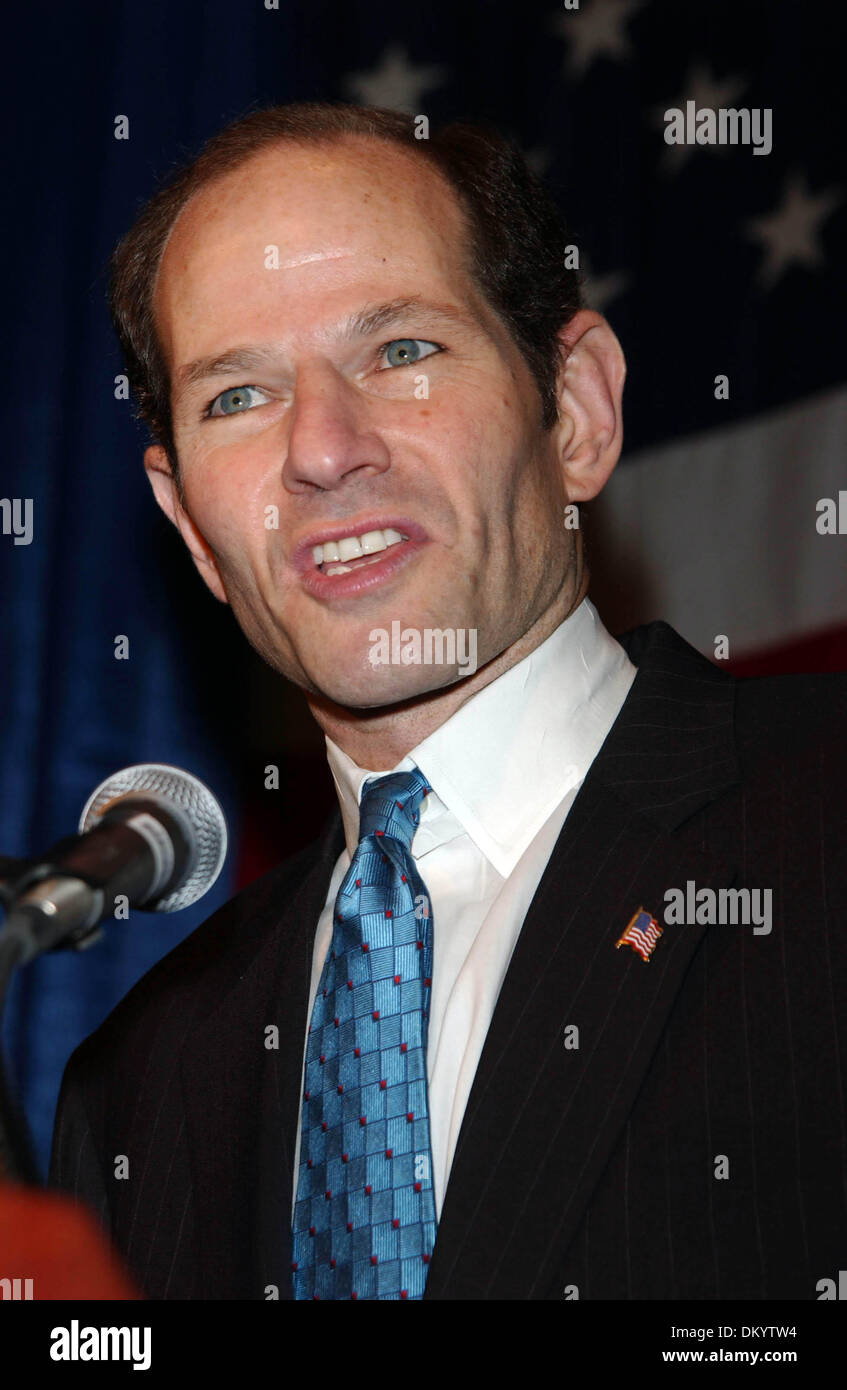 FUND RAISING LUNCHEON FOR ELLIOTT SPITZER WHO IS RUNNING FOR GOVERNOR IN 2006.AT THE SHERATON HOTEL IN NEW YORK CITY 12092004. ANDREA RENAULT/ 2004. - may-1-2001-k40804arfund-raising-luncheon-for-elliott-spitzer-who-is-DKYTW4