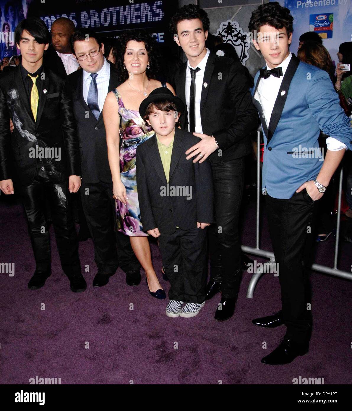 Joe Jonas, Kevin Jonas Sr., Denise Jonas, Frankie Jonas, Kevin Jonas