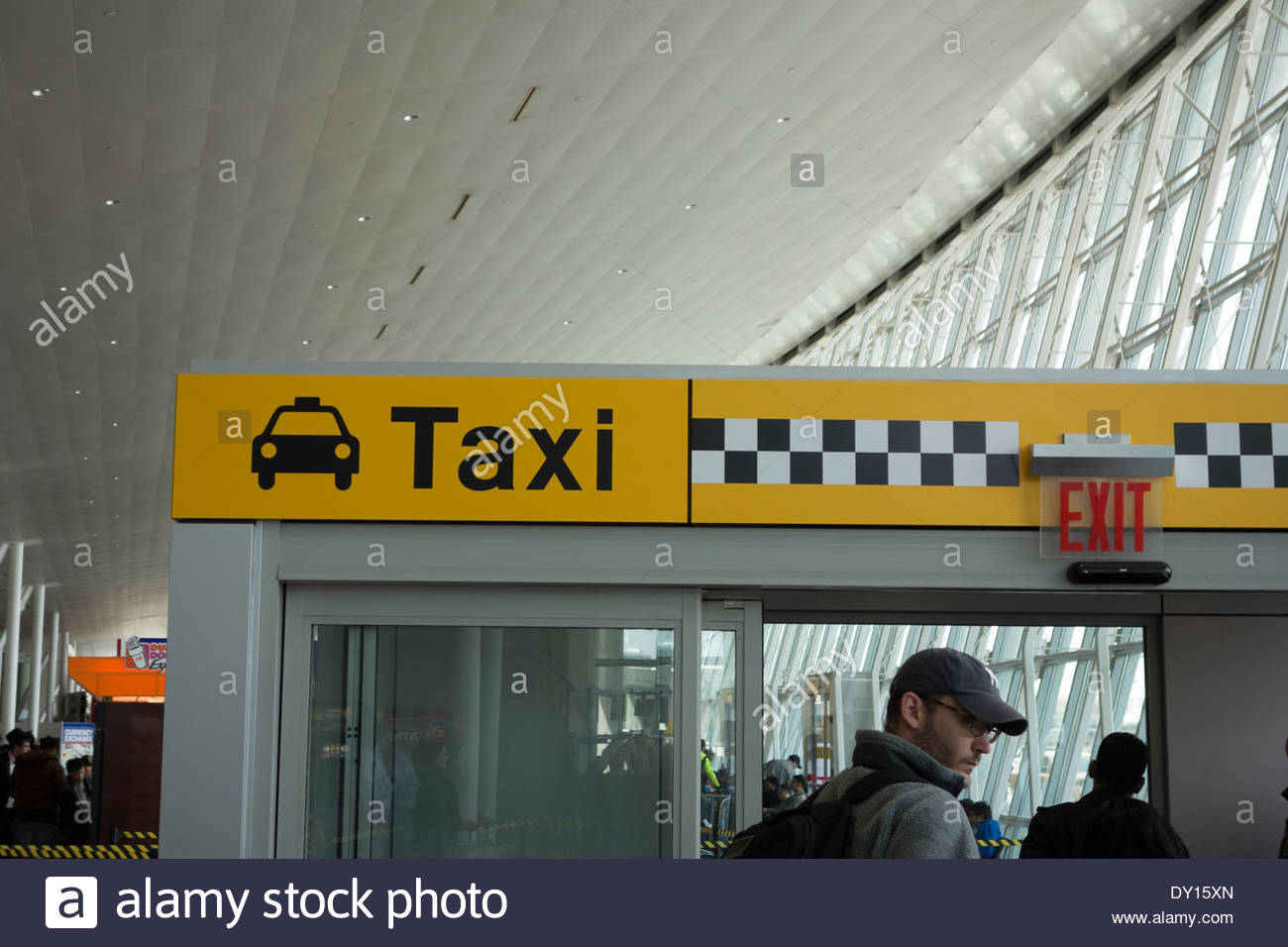 Exit to Taxi rank at John F Kennedy (JFK) airport, New York Stock Photo