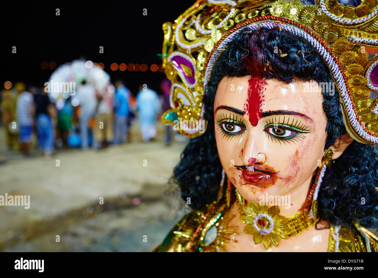 India, West Bengal, Kolkata, Calcutta, at the end of Durga Puja the - india-west-bengal-kolkata-calcutta-at-the-end-of-durga-puja-the-idols-DYG71B