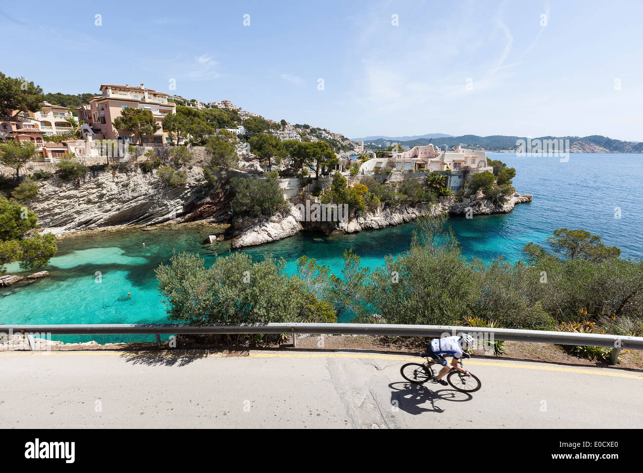 bicycle-rider-at-the-mediterranean-coast