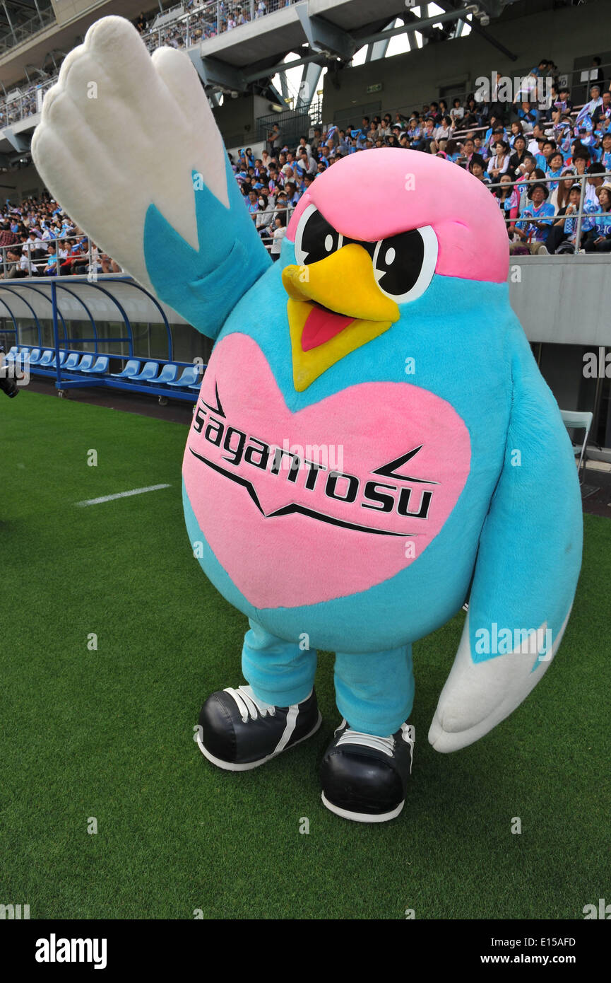 saga-japan-17th-may-2014-wintosu-sagan-footballsoccer-sagan-tosu-mascot-E15AFD.jpg