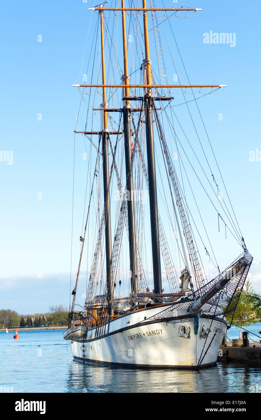 tall-ship-the-empire-sandy-docked-in-tor