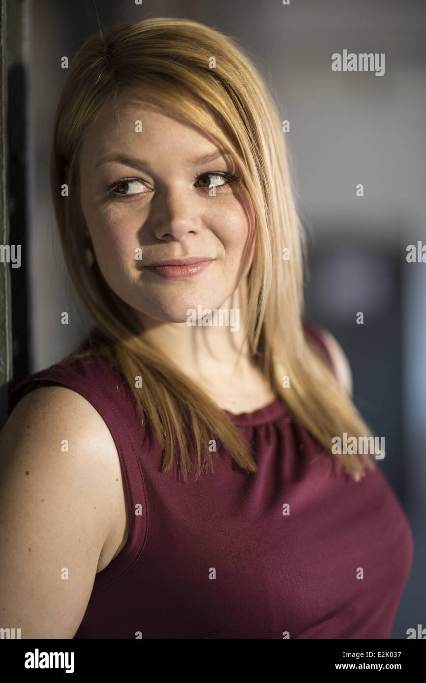 Download preview image - julia-sontag-at-a-photocall-for-the-18th-birthday-of-the-german-ard-E2K037