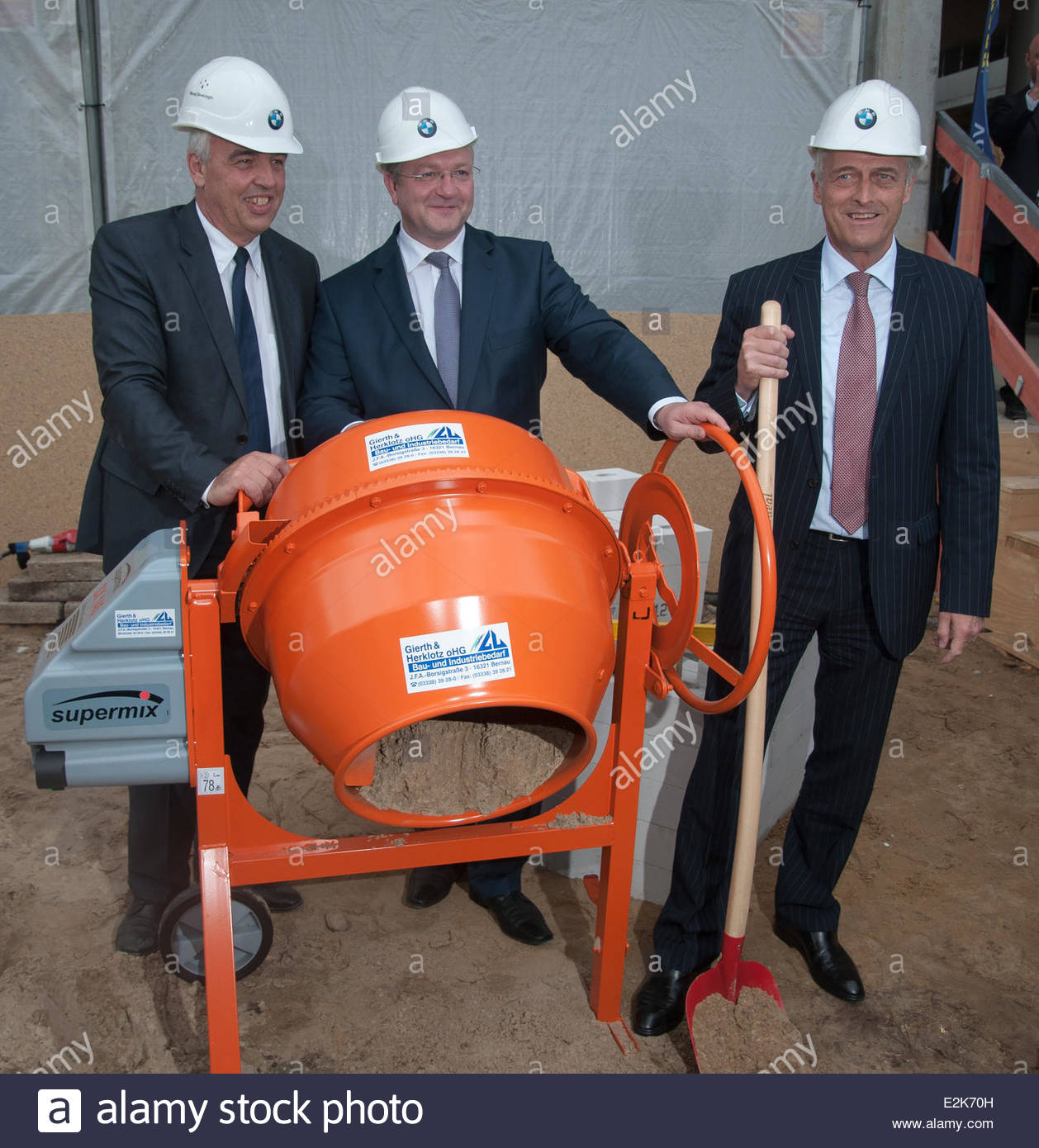 Hans Reiner Schroeder, Frank Henkel. Peter Ramsauer Roofing Ceremony