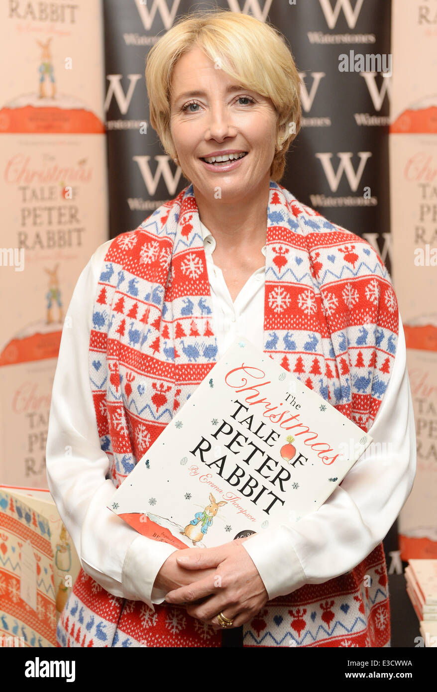 emma-thompson-signs-copies-of-her-book-the-christmas-tale-of-peter-E3CWWA.jpg