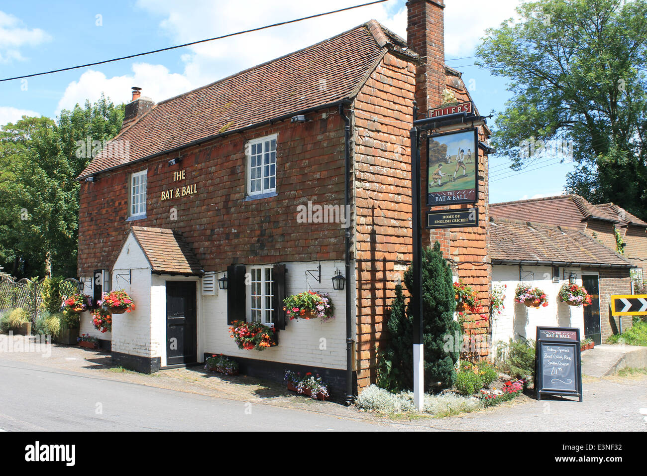 The Bat and Ball pub near Denmead, Hampshire, UK Stock Photo, Royalty