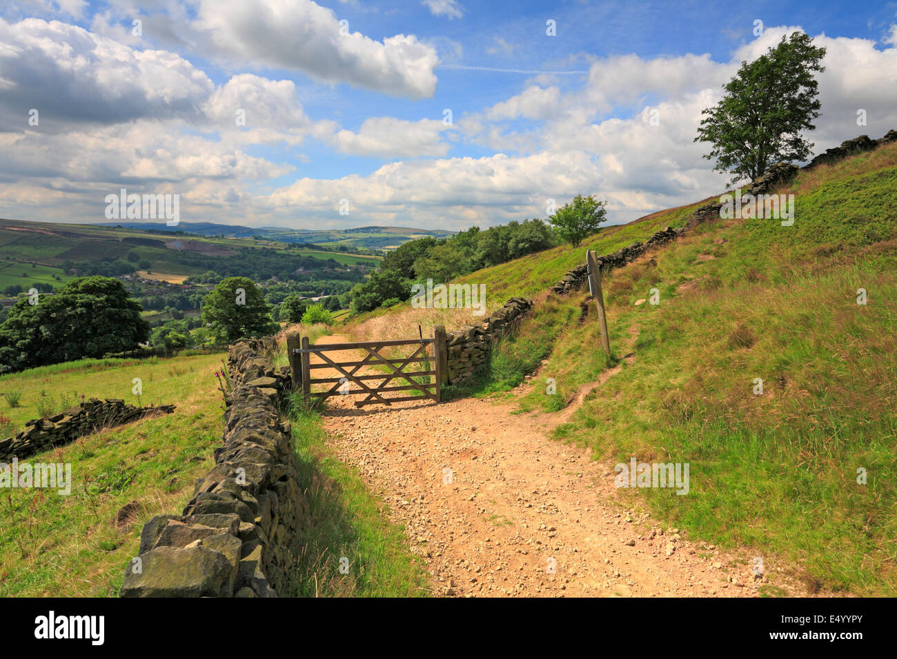 Pennine Bridleway on Lantern Pike above Hayfield, Peak District Stock