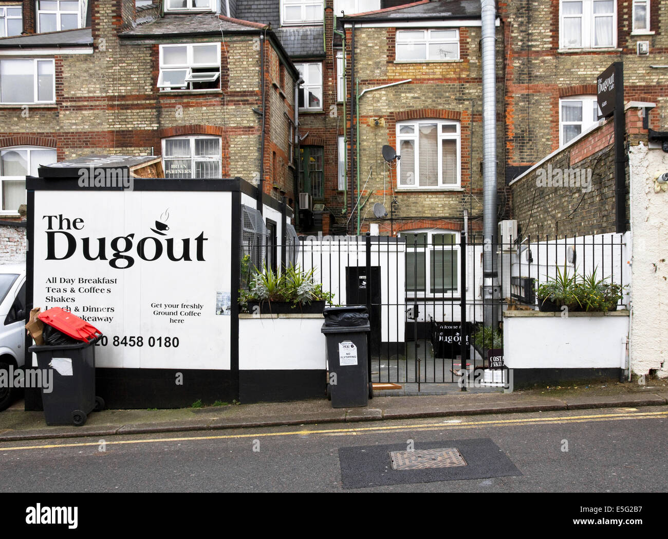 The Dugout Cafe, St Albans Lane, Golders Green, London, UK Stock Photo