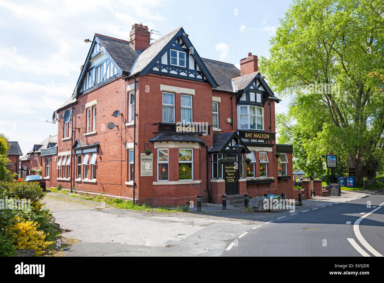 Bay Malton Public house or pub Seamons Road Dunham Massey Altrincham Stock Photo, Royalty Free