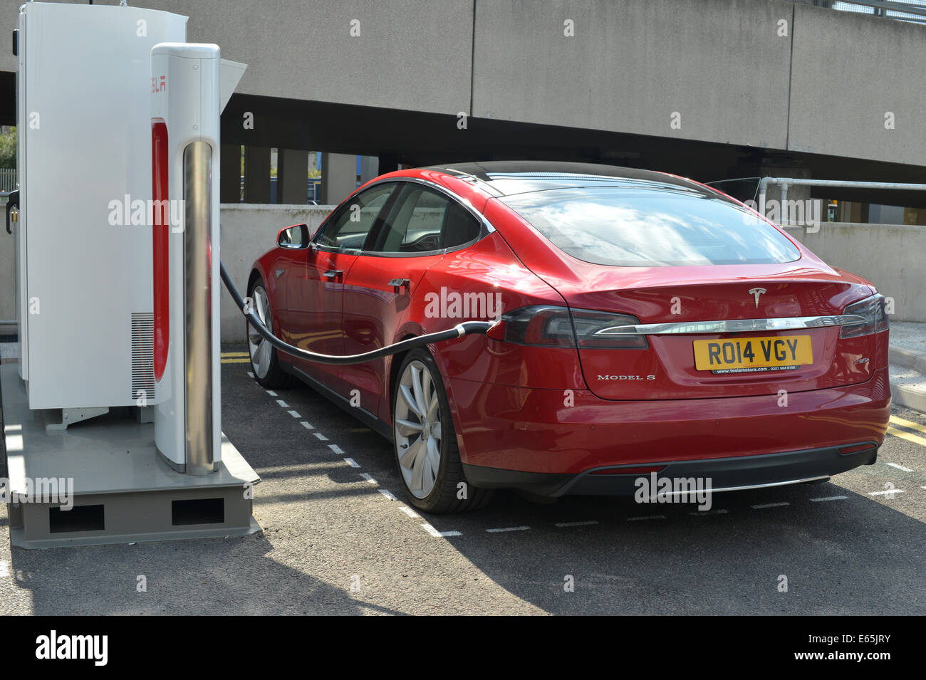 Tesla automobile Battery pollution
