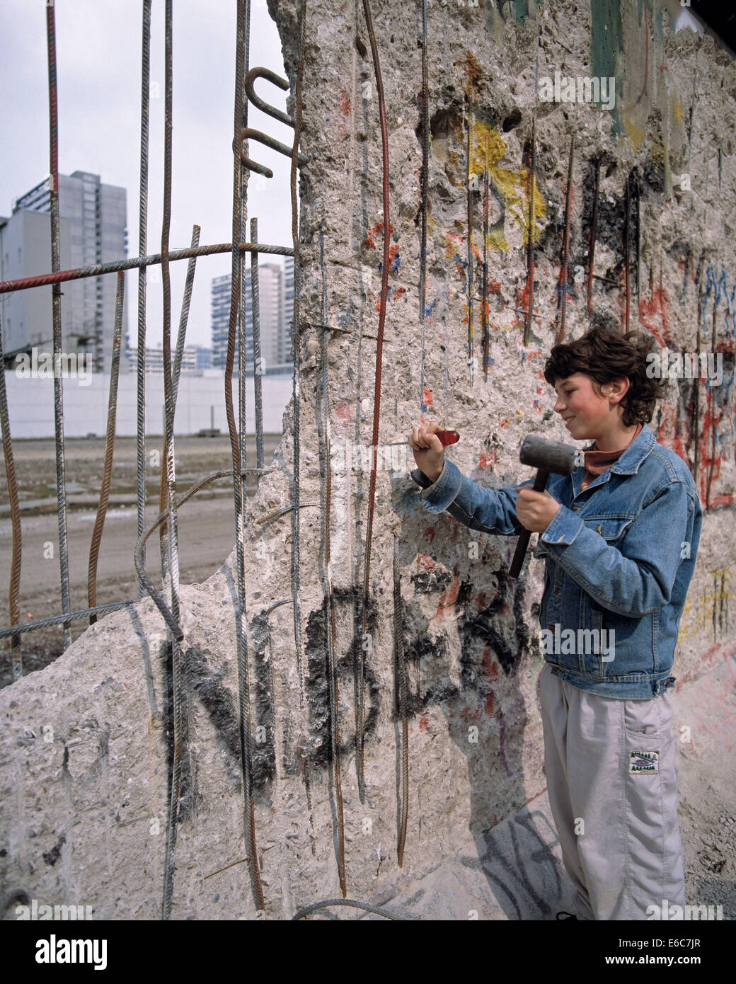 an analysis of the federal republic of germany building a wall of the berliner mauer The gedenkstätte berliner mauer (berlin wall memorial) the monument was created in 1998 by the federal republic of germany and the the building includes a. an analysis of the federal republic of germany building a wall of the berliner mauer The gedenkstätte berliner mauer (berlin wall memorial) the monument was created in 1998 by the federal republic of germany and the the building includes a.