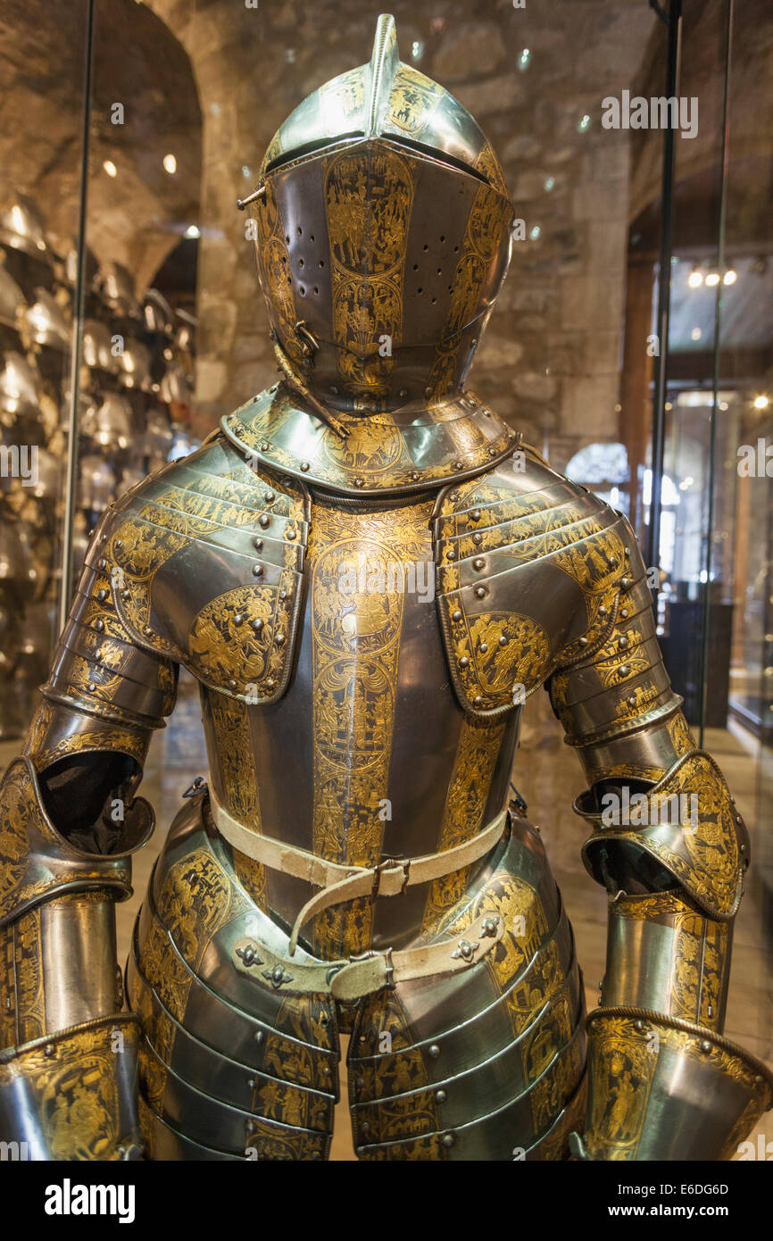england-london-tower-of-london-the-white