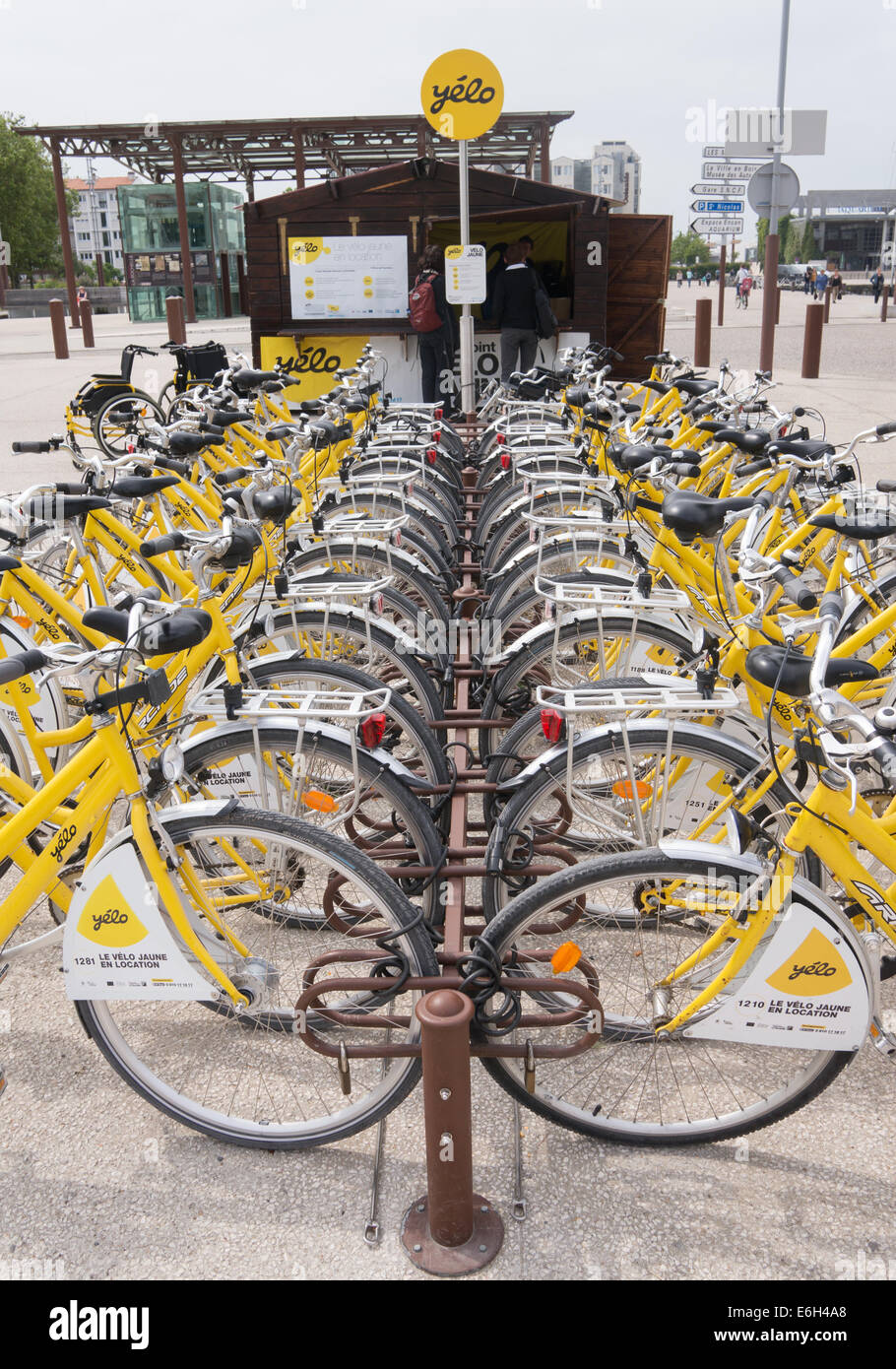 ylo-self-service-bicycle-hire-point-in-l