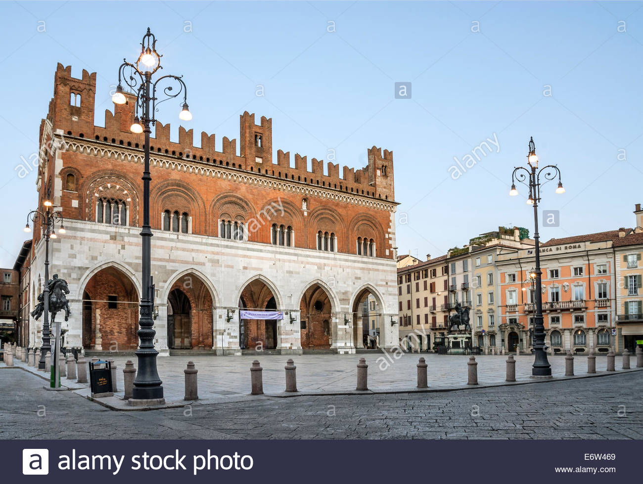Palazzo Gotico At The Piazza Cavalli In Piacenza Emilia Romagna Stock 