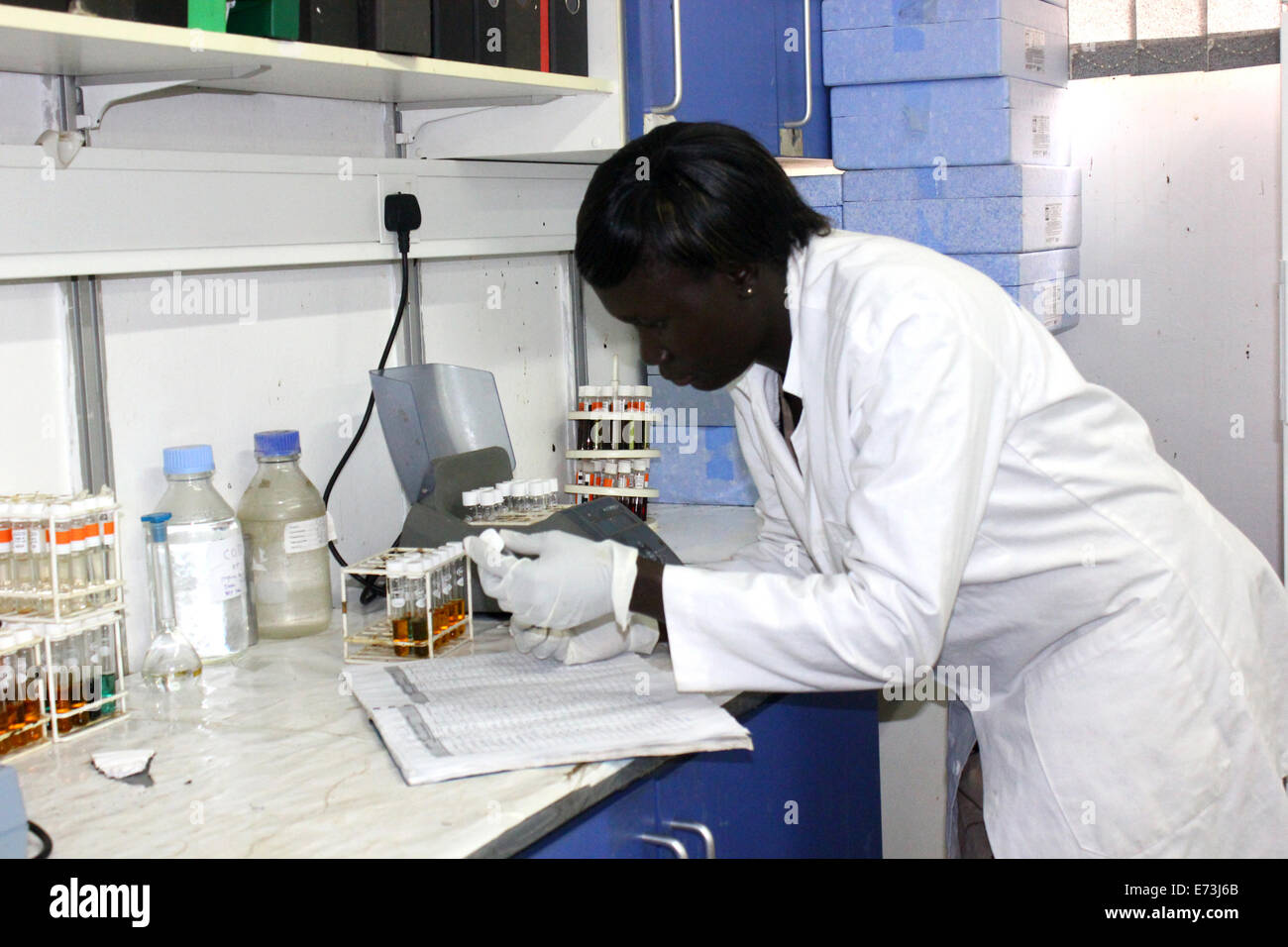 Entebbe, Uganda, 5th Sept, 2014. A Laboratory Technician at work in